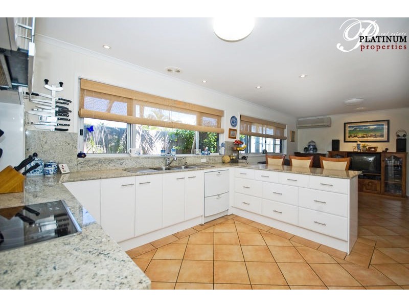 11 Daru Ave, Runaway Bay QLD 4216