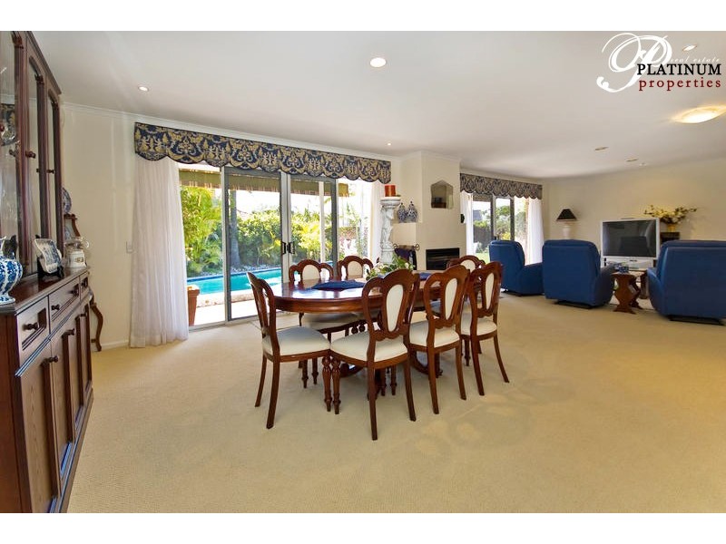 11 Daru Ave, Runaway Bay QLD 4216