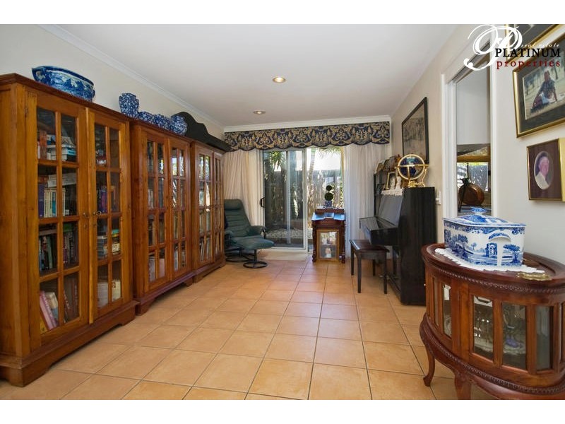 11 Daru Ave, Runaway Bay QLD 4216