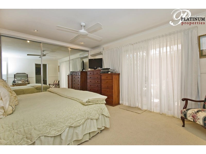 11 Daru Ave, Runaway Bay QLD 4216