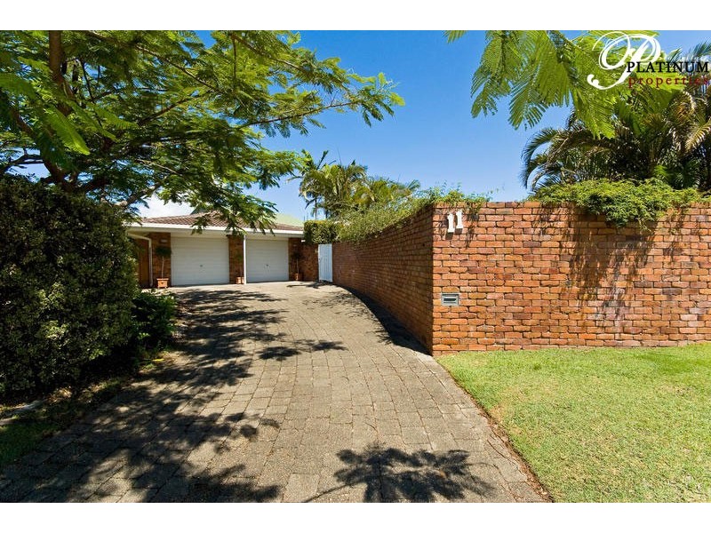 11 Daru Ave, Runaway Bay QLD 4216