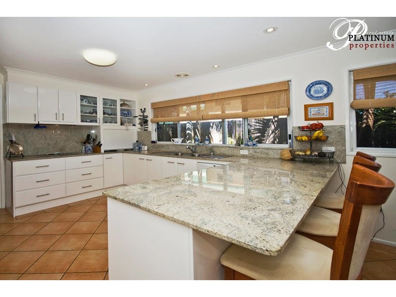 11 Daru Ave, Runaway Bay QLD 4216