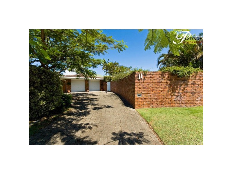 11 Daru Ave, Runaway Bay QLD 4216