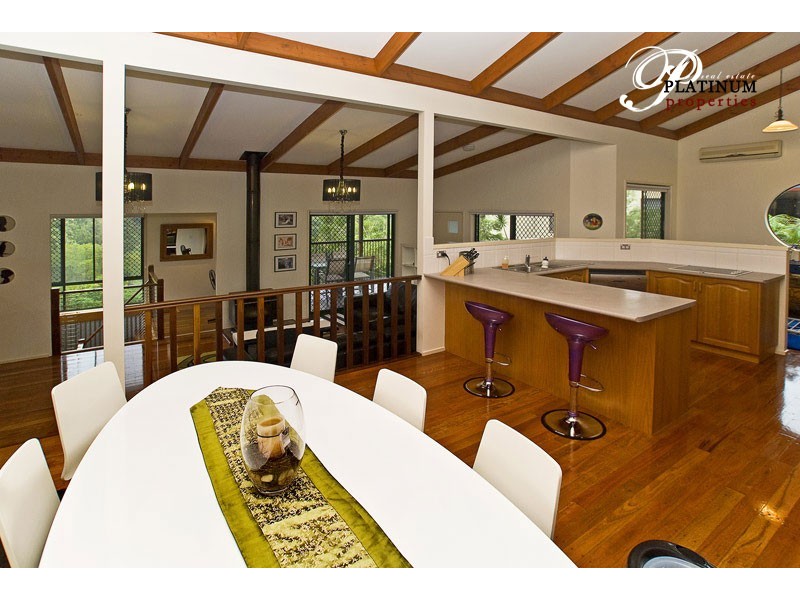 18 Stonehaven Place, Highland Park QLD 4211