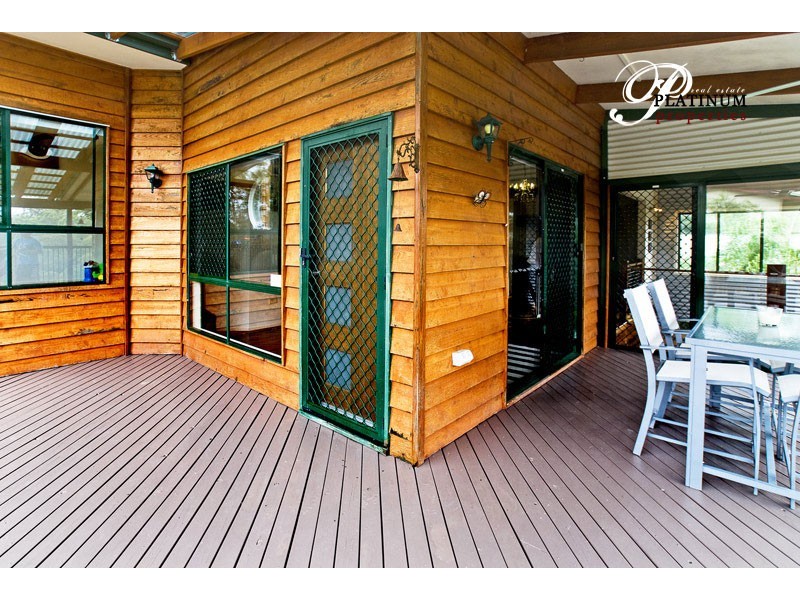 18 Stonehaven Place, Highland Park QLD 4211