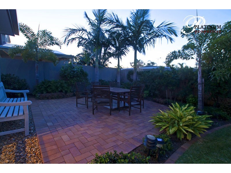 30 Costa Del Sol Ave, Runaway Bay QLD 4216