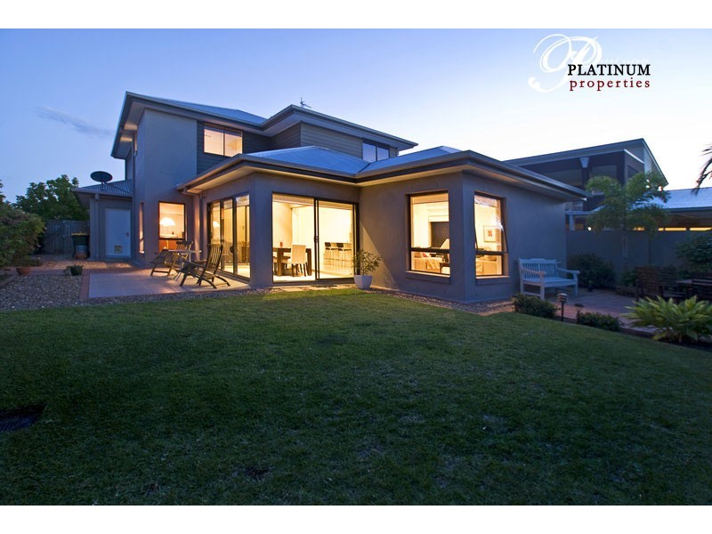 30 Costa Del Sol Ave, Runaway Bay QLD 4216