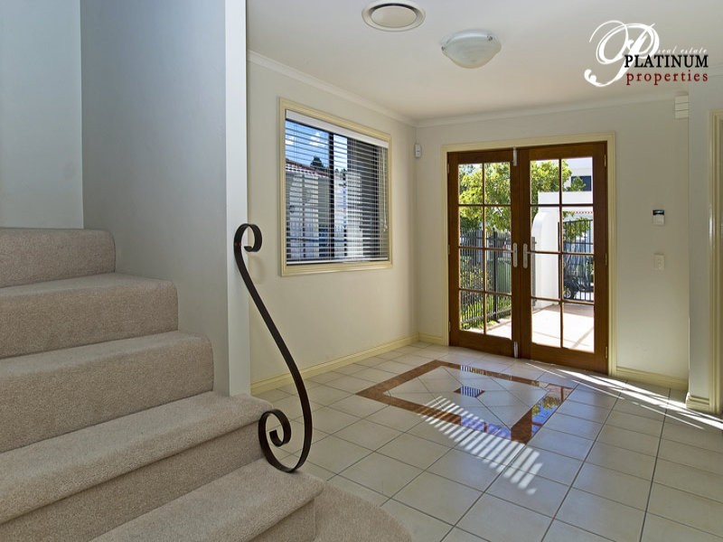 Hope Island QLD 4212