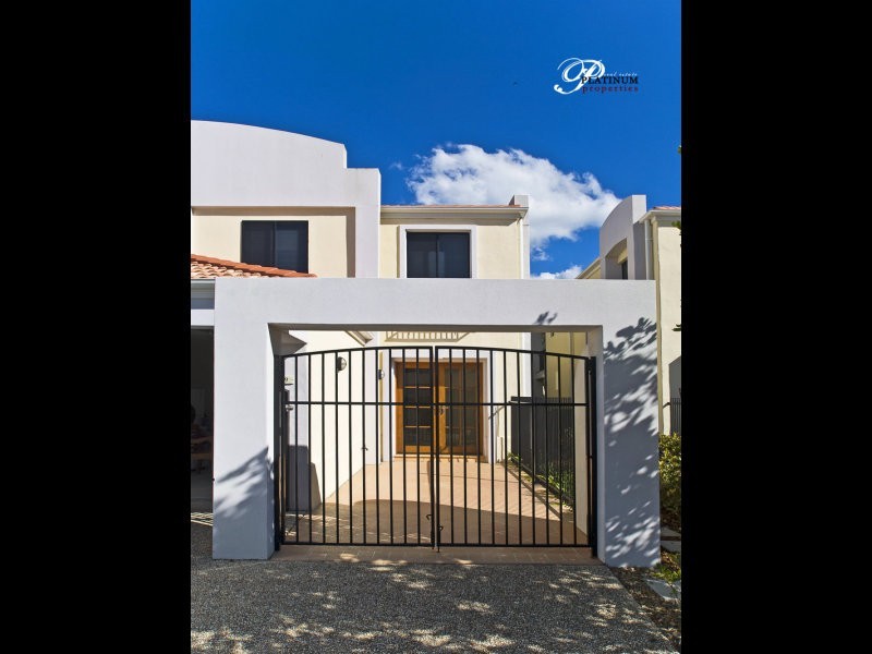 Hope Island QLD 4212