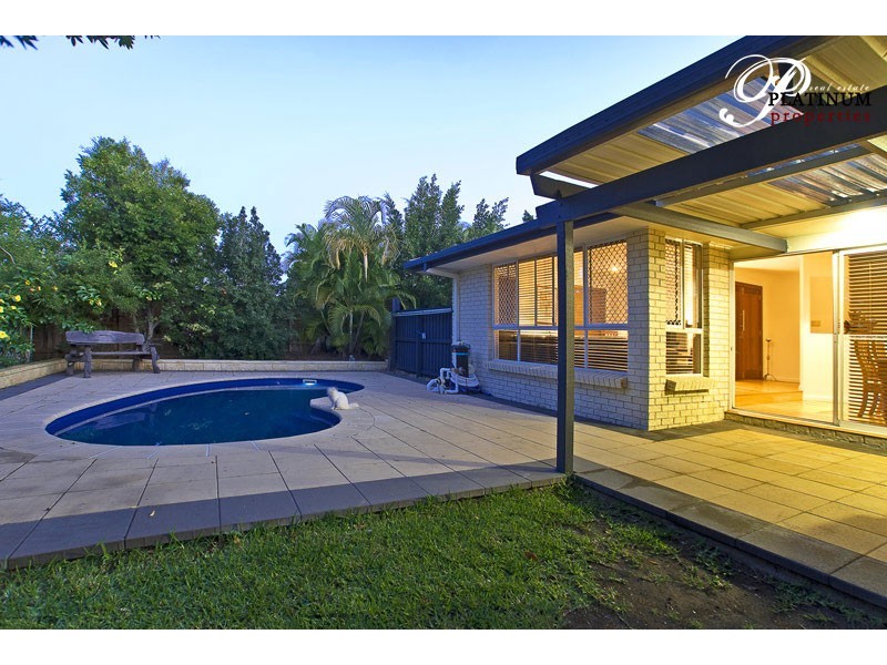 1 Crampton Court, Parkwood QLD 4214