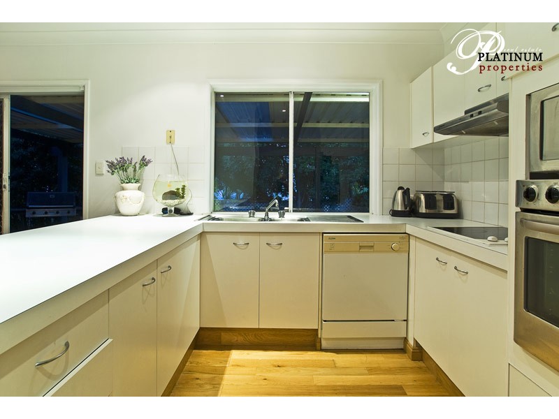 1 Crampton Court, Parkwood QLD 4214