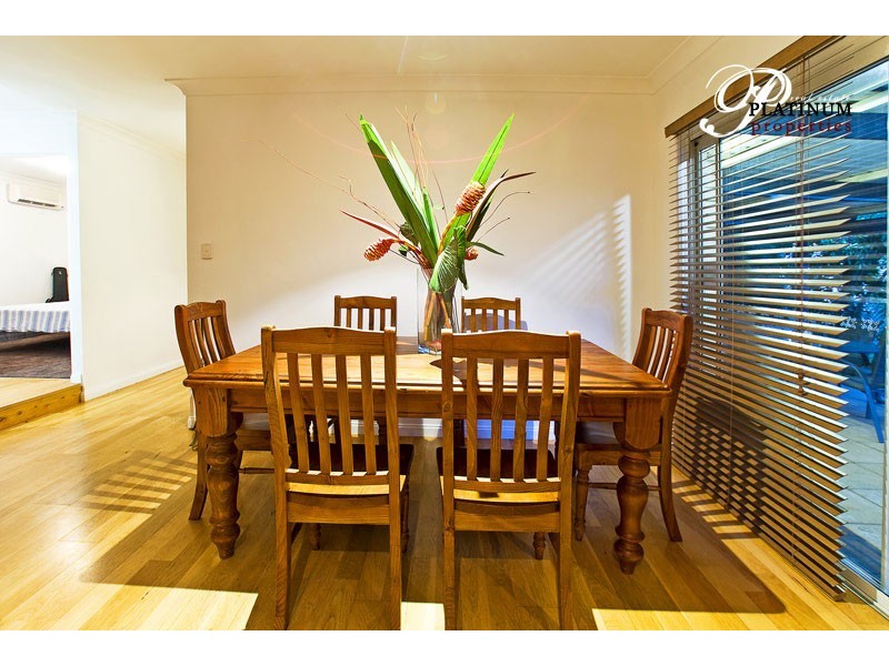 1 Crampton Court, Parkwood QLD 4214