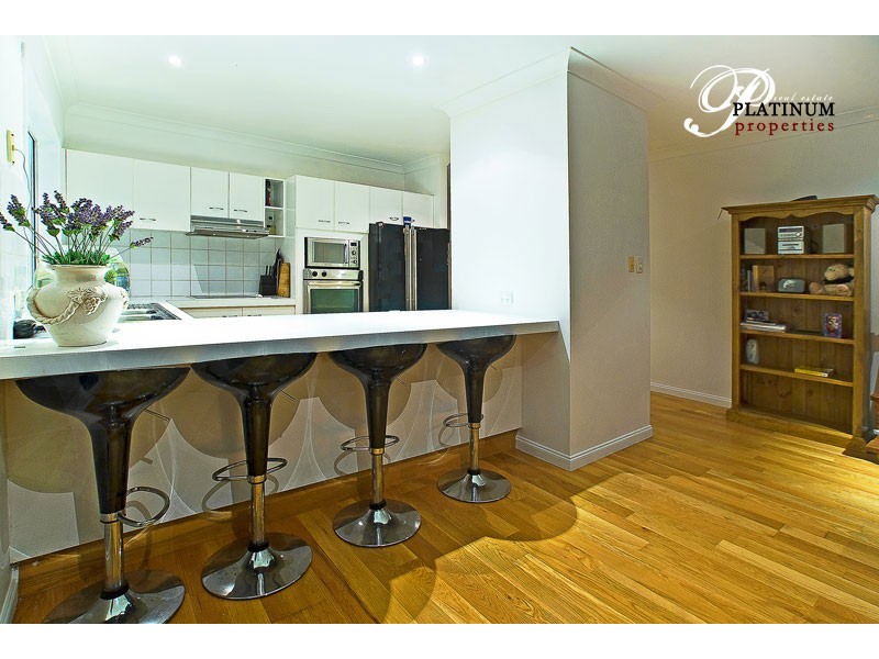 1 Crampton Court, Parkwood QLD 4214