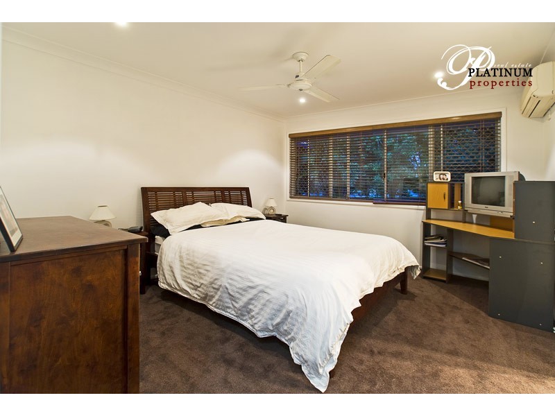1 Crampton Court, Parkwood QLD 4214