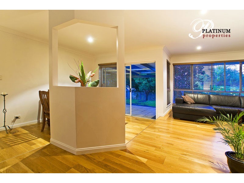 1 Crampton Court, Parkwood QLD 4214