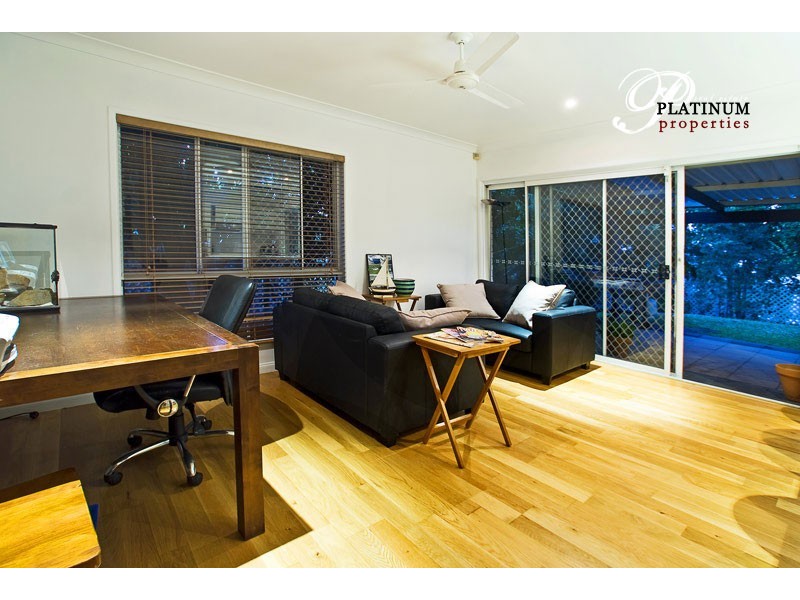 1 Crampton Court, Parkwood QLD 4214