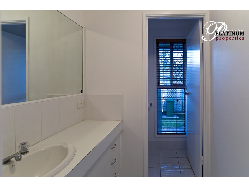 1 Crampton Court, Parkwood QLD 4214