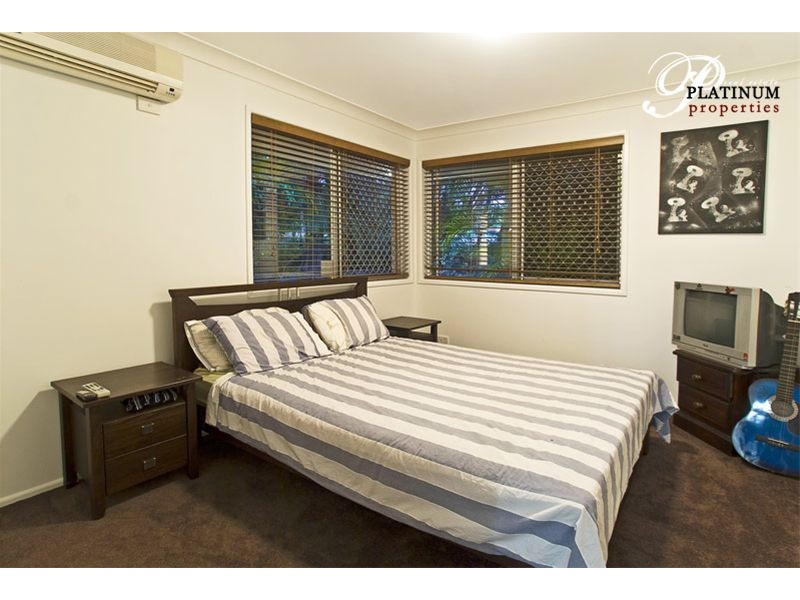 1 Crampton Court, Parkwood QLD 4214