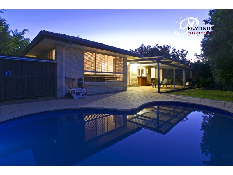 1 Crampton Court, Parkwood QLD 4214