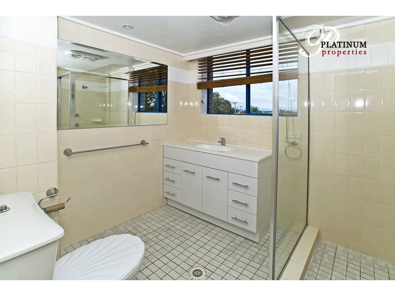 12/249 Bayview Street, Runaway Bay QLD 4216