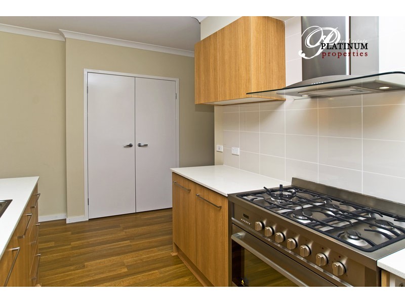 52 Rhodium Cr, Hope Island QLD 4212