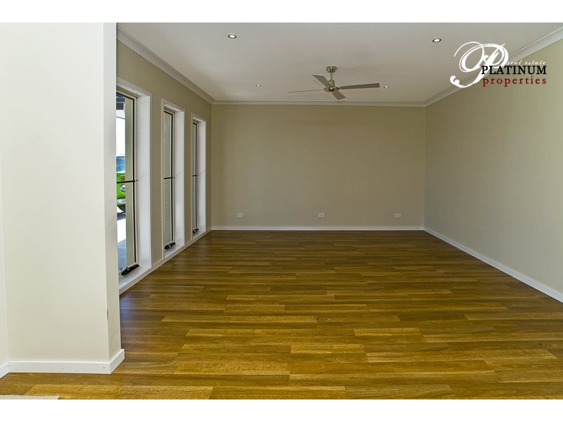 52 Rhodium Cr, Hope Island QLD 4212