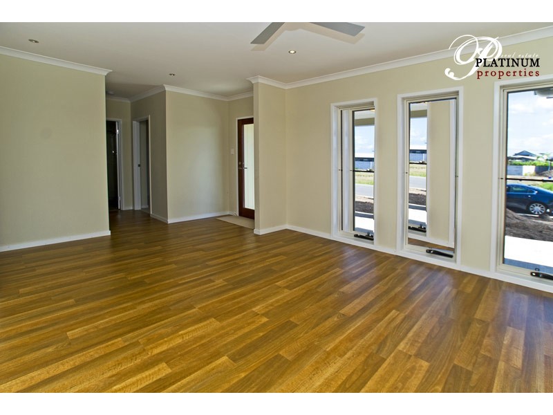 52 Rhodium Cr, Hope Island QLD 4212