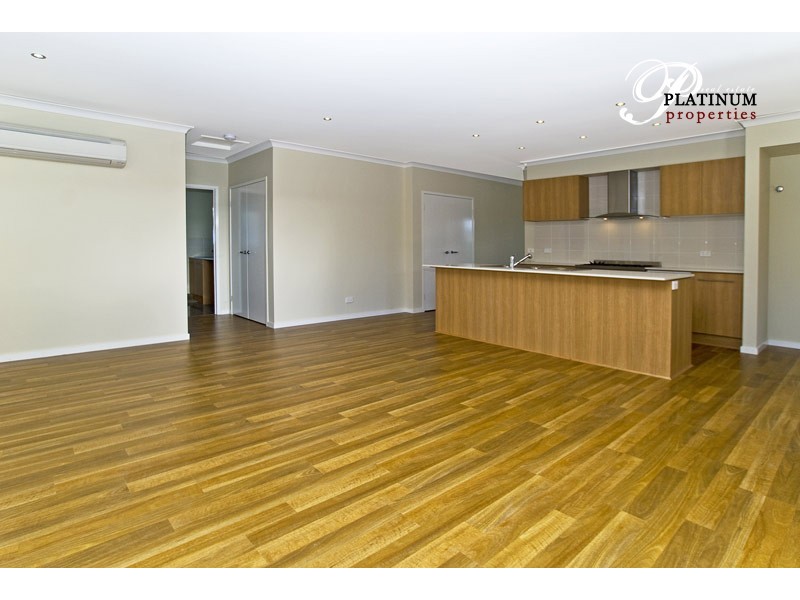 52 Rhodium Cr, Hope Island QLD 4212