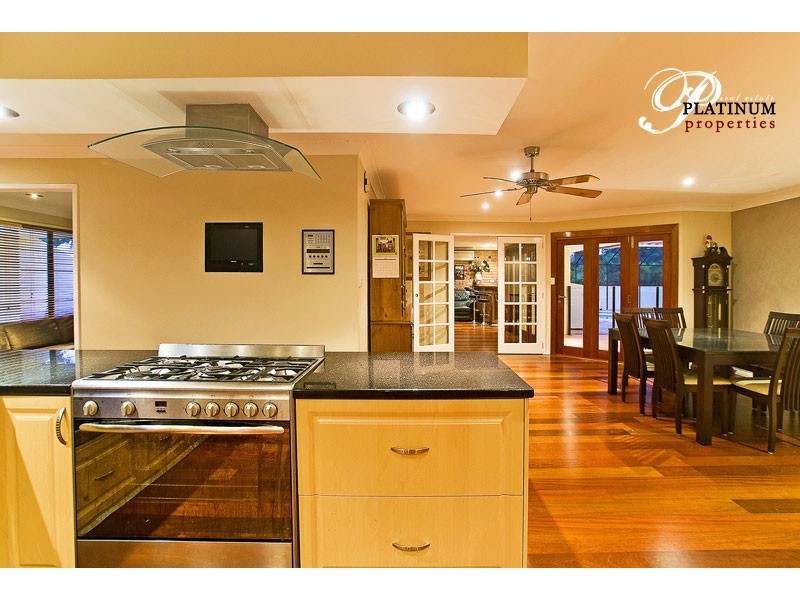32 Derwent Ave, Helensvale QLD 4212