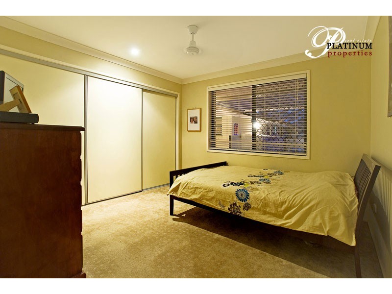 32 Derwent Ave, Helensvale QLD 4212