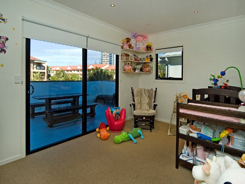 2/46 Bayview Street, Runaway Bay QLD 4216