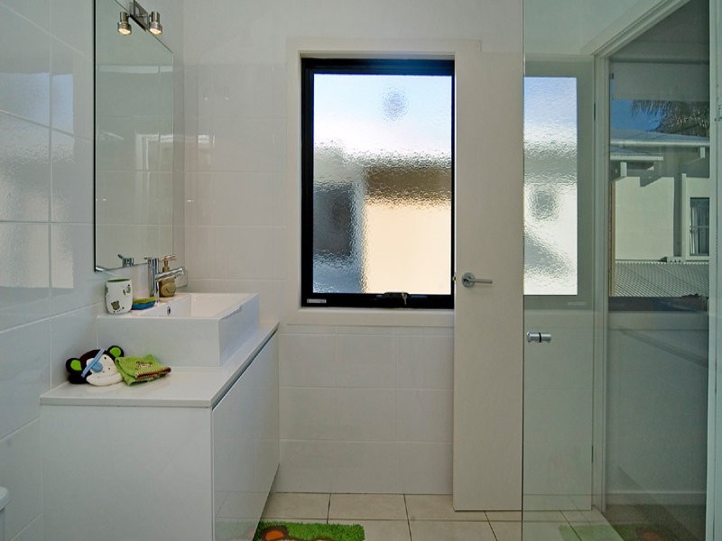 2/46 Bayview Street, Runaway Bay QLD 4216