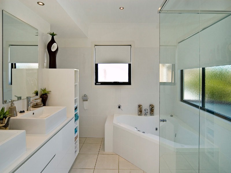 2/46 Bayview Street, Runaway Bay QLD 4216