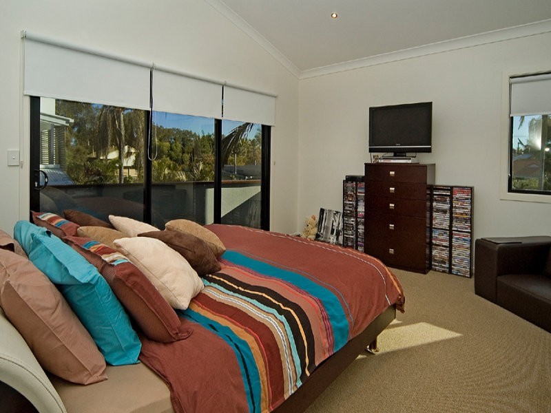 2/46 Bayview Street, Runaway Bay QLD 4216