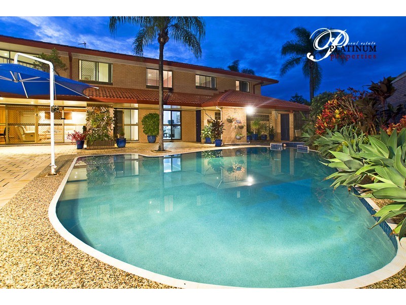 30 Bight Court, Mermaid Waters QLD 4218