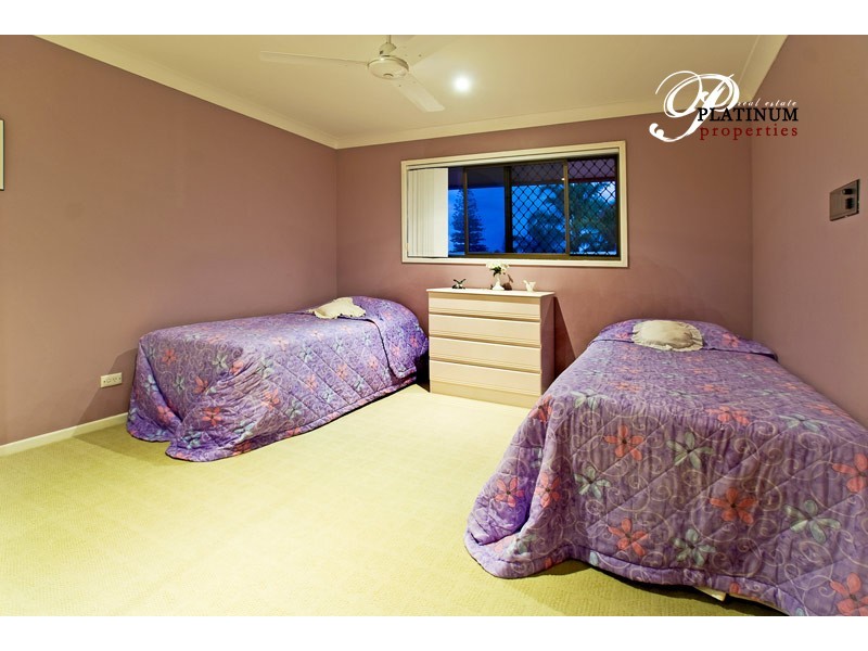 30 Bight Court, Mermaid Waters QLD 4218