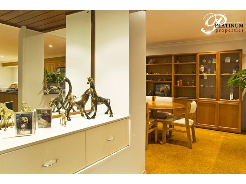 30 Bight Court, Mermaid Waters QLD 4218