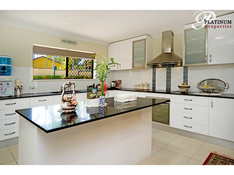 1 Condamine Crescent, Helensvale QLD 4212