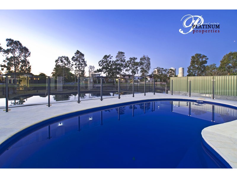 19 Perry Place, Biggera Waters QLD 4216