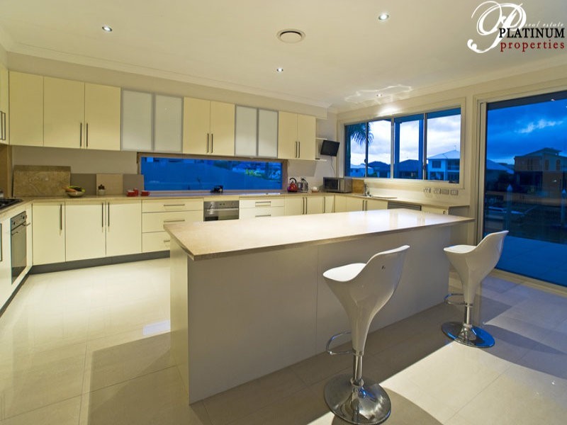 46 Coomera Ct, Helensvale QLD 4212