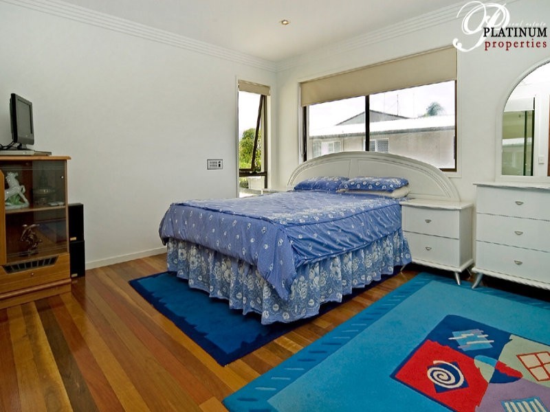 316 Bayview Street, Hollywell QLD 4216