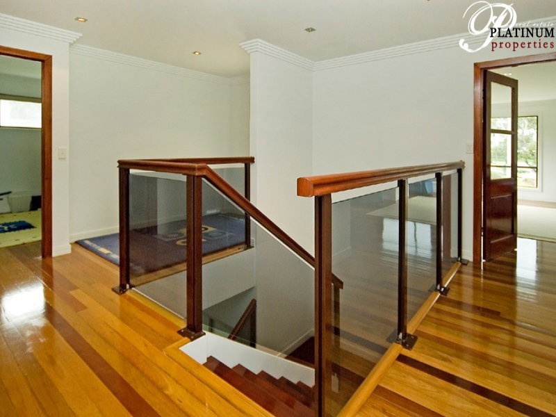 316 Bayview Street, Hollywell QLD 4216