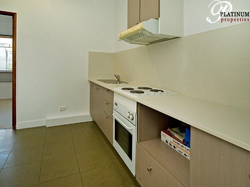 316 Bayview Street, Hollywell QLD 4216