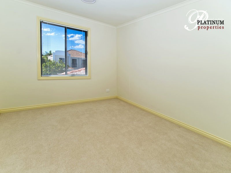 8869 Magnolia Drive East, Hope Island QLD 4212