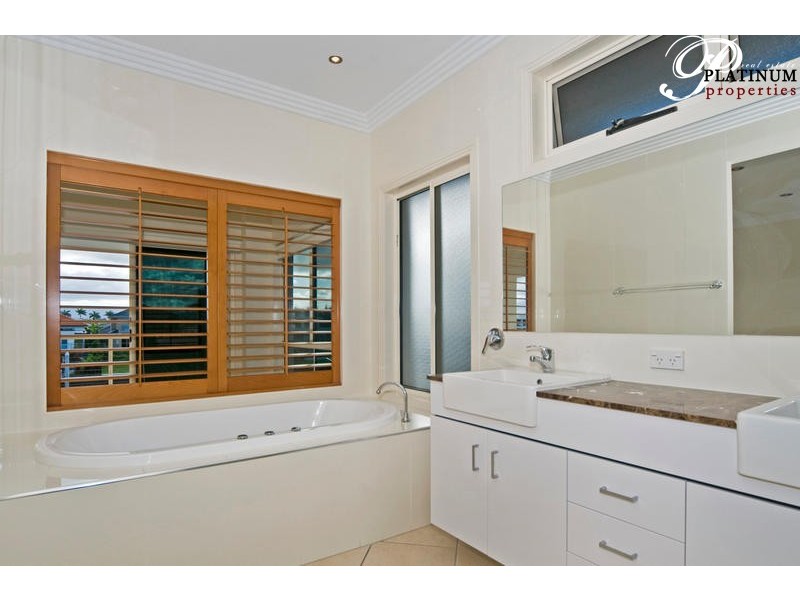 Hope Island QLD 4212