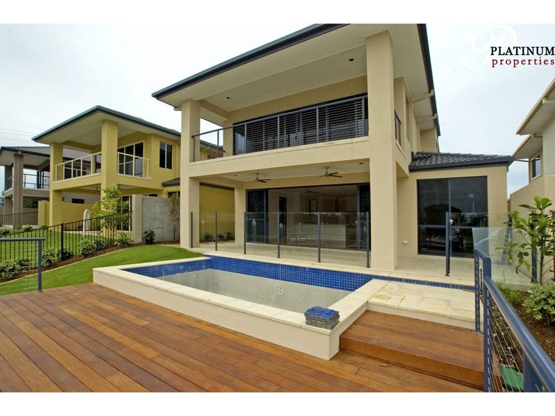 Hope Island QLD 4212