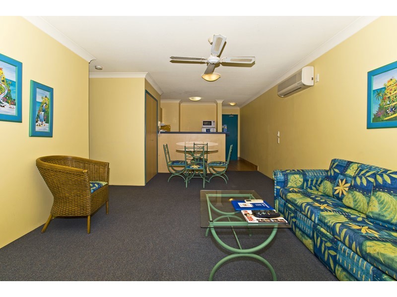 22/20 Anne Ave, Broadbeach QLD 4218