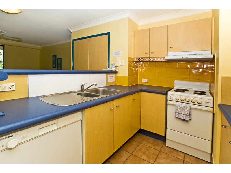 22/20 Anne Ave, Broadbeach QLD 4218