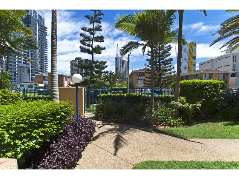 22/20 Anne Ave, Broadbeach QLD 4218