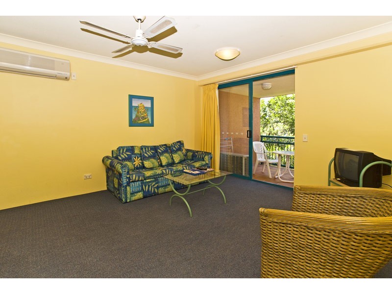 22/20 Anne Ave, Broadbeach QLD 4218